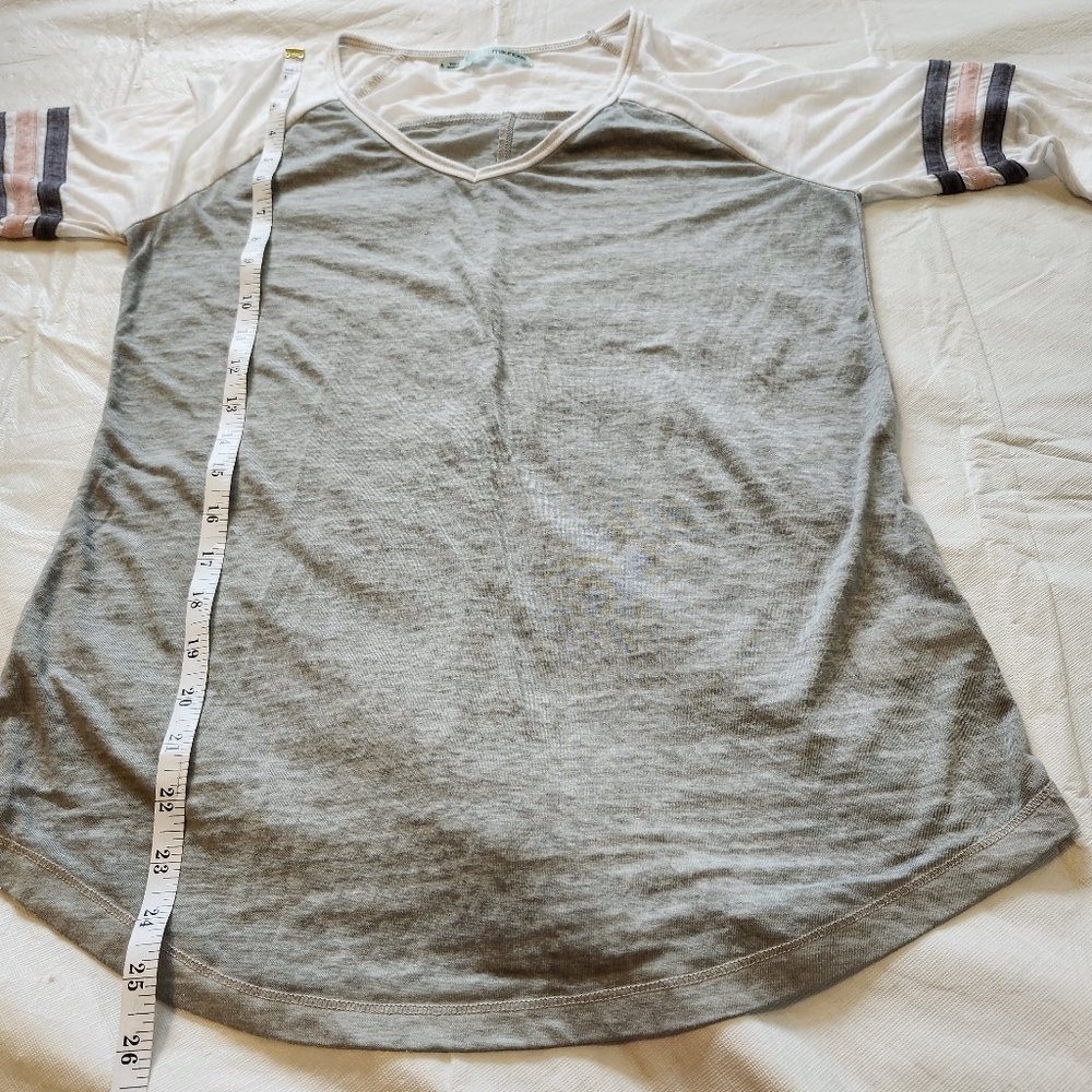 Maurices Size Small Gray and White Long Sleeve Tee - Picture 5 of 7